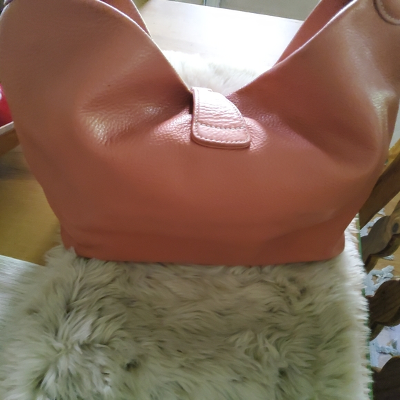 Elegant Peach Leather Shoulder Bag - Picture 11 of 15